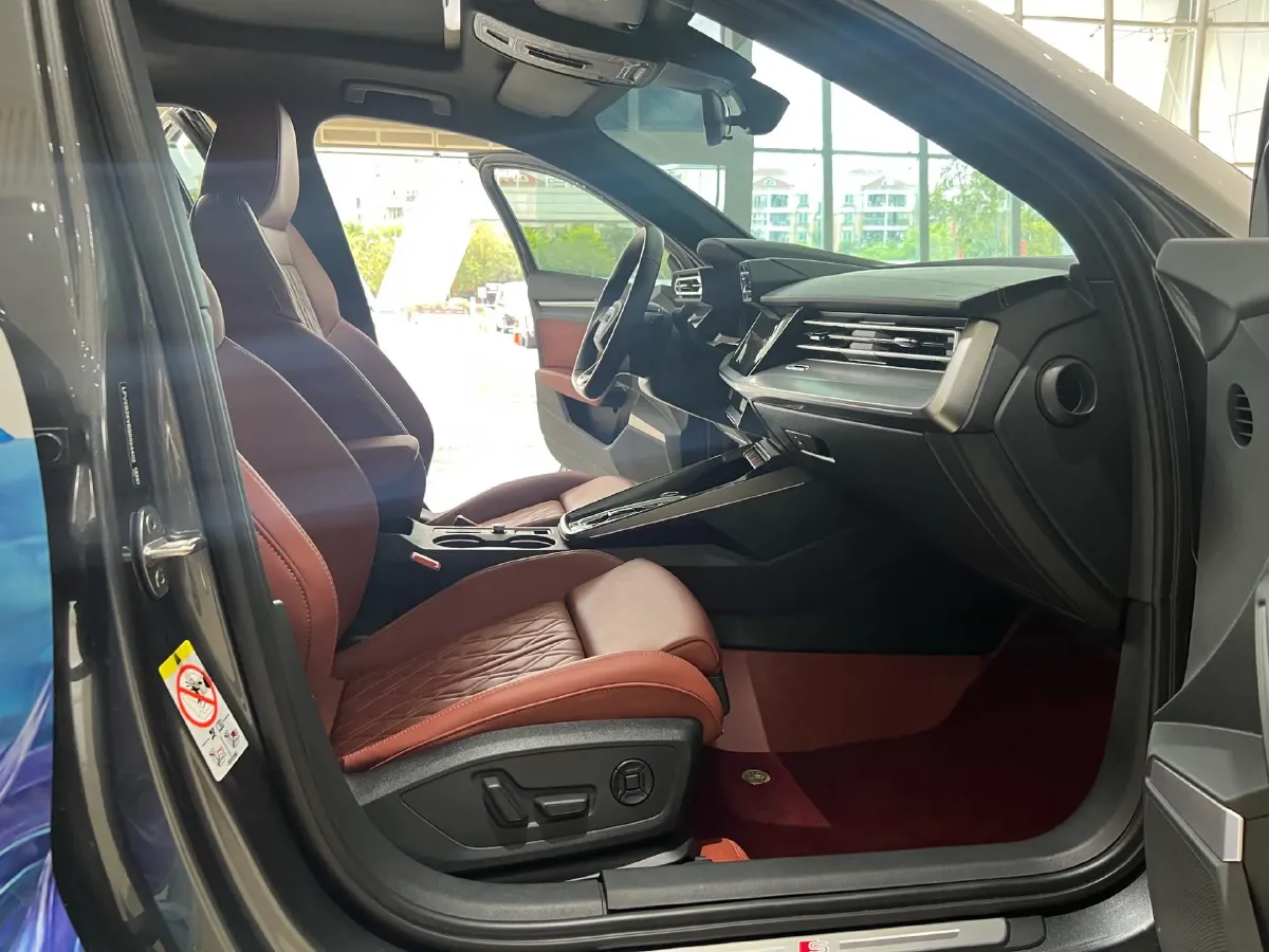 2025 Audi A3 1.5T 160HP L4 7DCT,autocango,china used car exporter,china ev exporter,chinese used car exporter,chinese used ev exporter