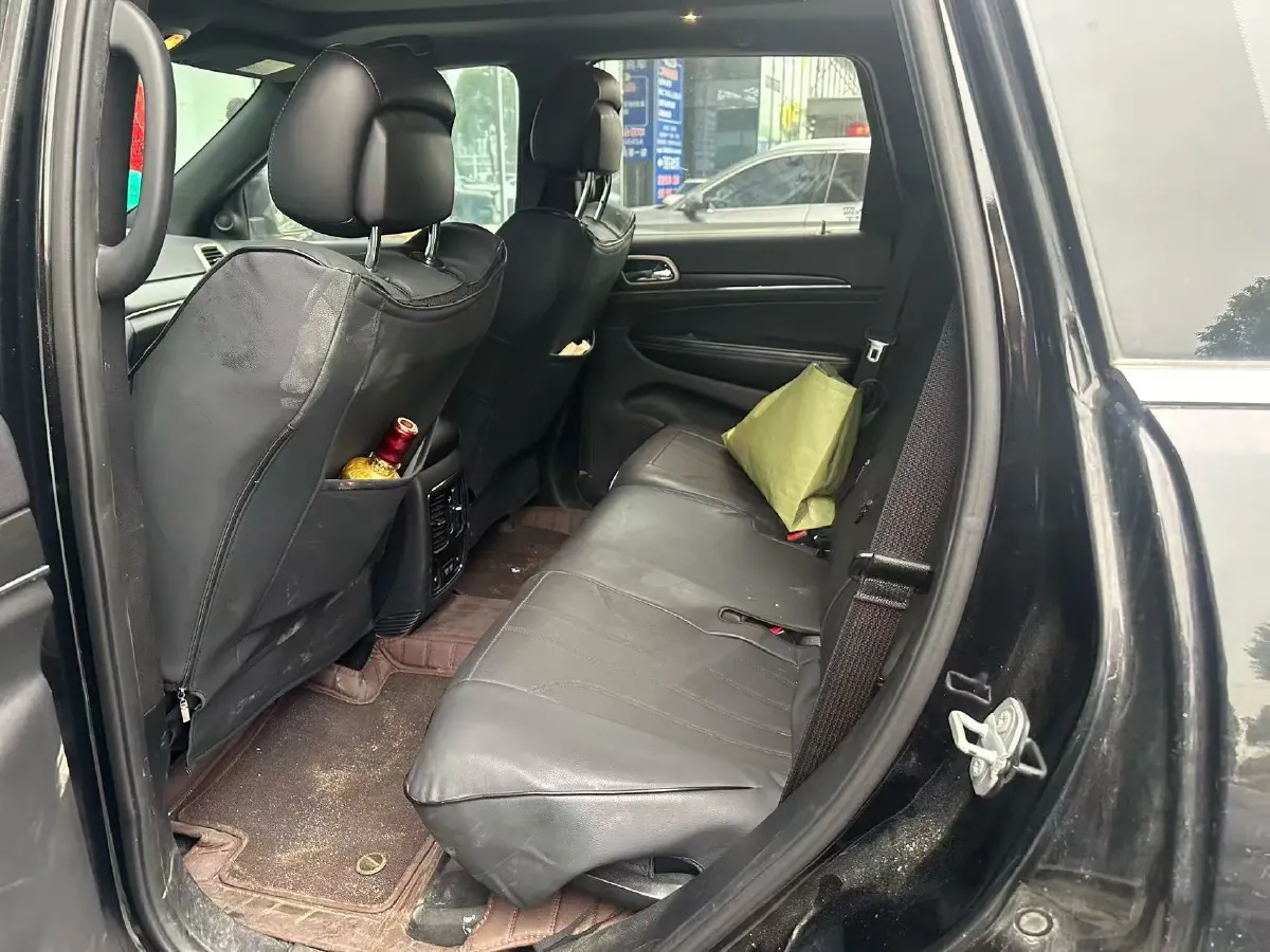 2017 Jeep Grand Cherokee 3.0L 234HP V6 8AT,autocango,china used car exporter,china ev exporter,chinese used car exporter,chinese used ev exporter