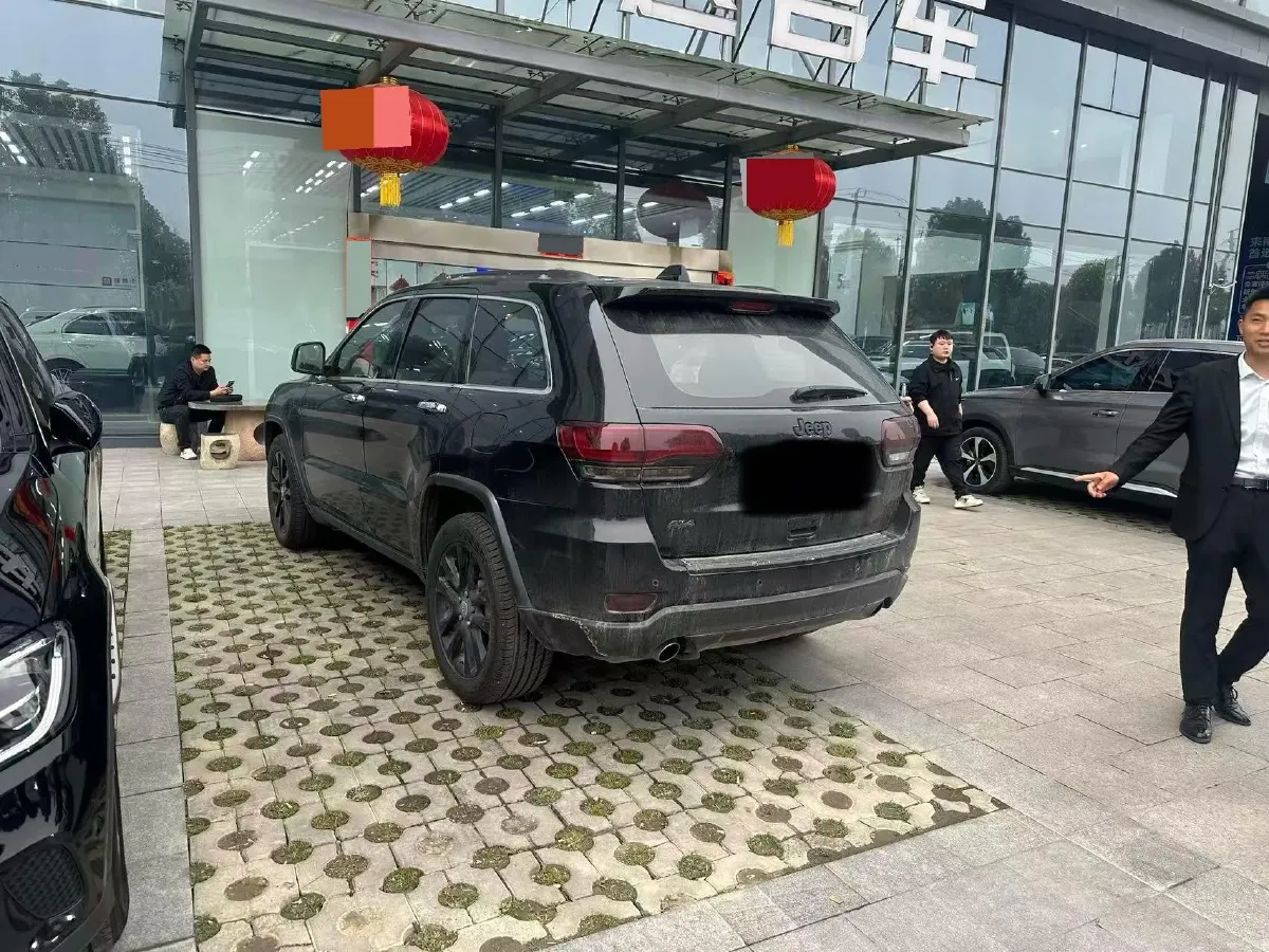 2017 Jeep Grand Cherokee 3.0L 234HP V6 8AT,autocango,china used car exporter,china ev exporter,chinese used car exporter,chinese used ev exporter