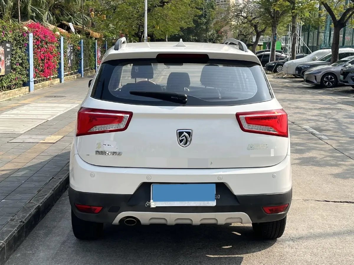 2016 BaoJun 560 1.5T 150HP L4 6MT,autocango,china used car exporter,china ev exporter,chinese used car exporter,chinese used ev exporter