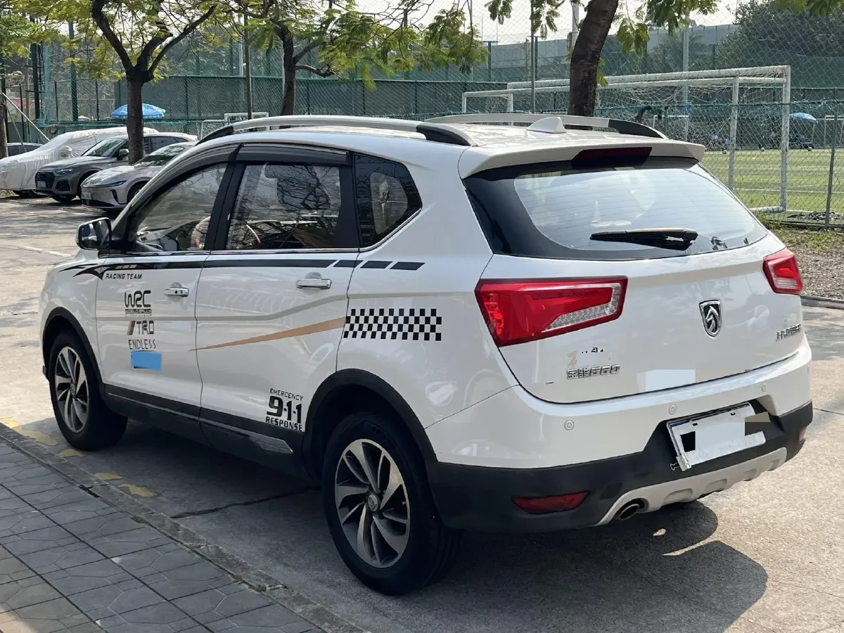 2016 BaoJun 560 1.5T 150HP L4 6MT,autocango,china used car exporter,china ev exporter,chinese used car exporter,chinese used ev exporter