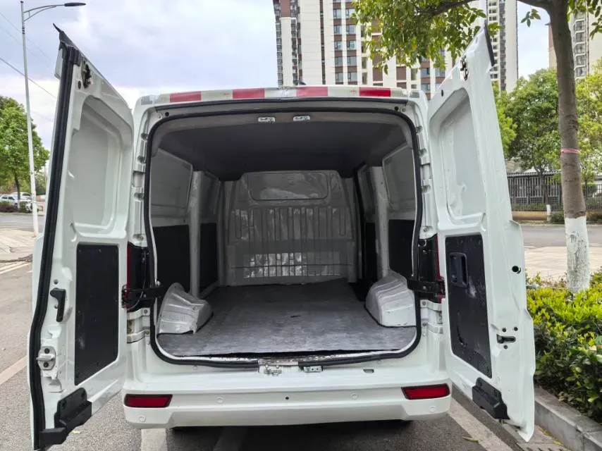 2020 Dongfeng RuiQi 6 2.3T 163HP L4 8AT,autocango,china used car exporter,china ev exporter,chinese used car exporter,chinese used ev exporter