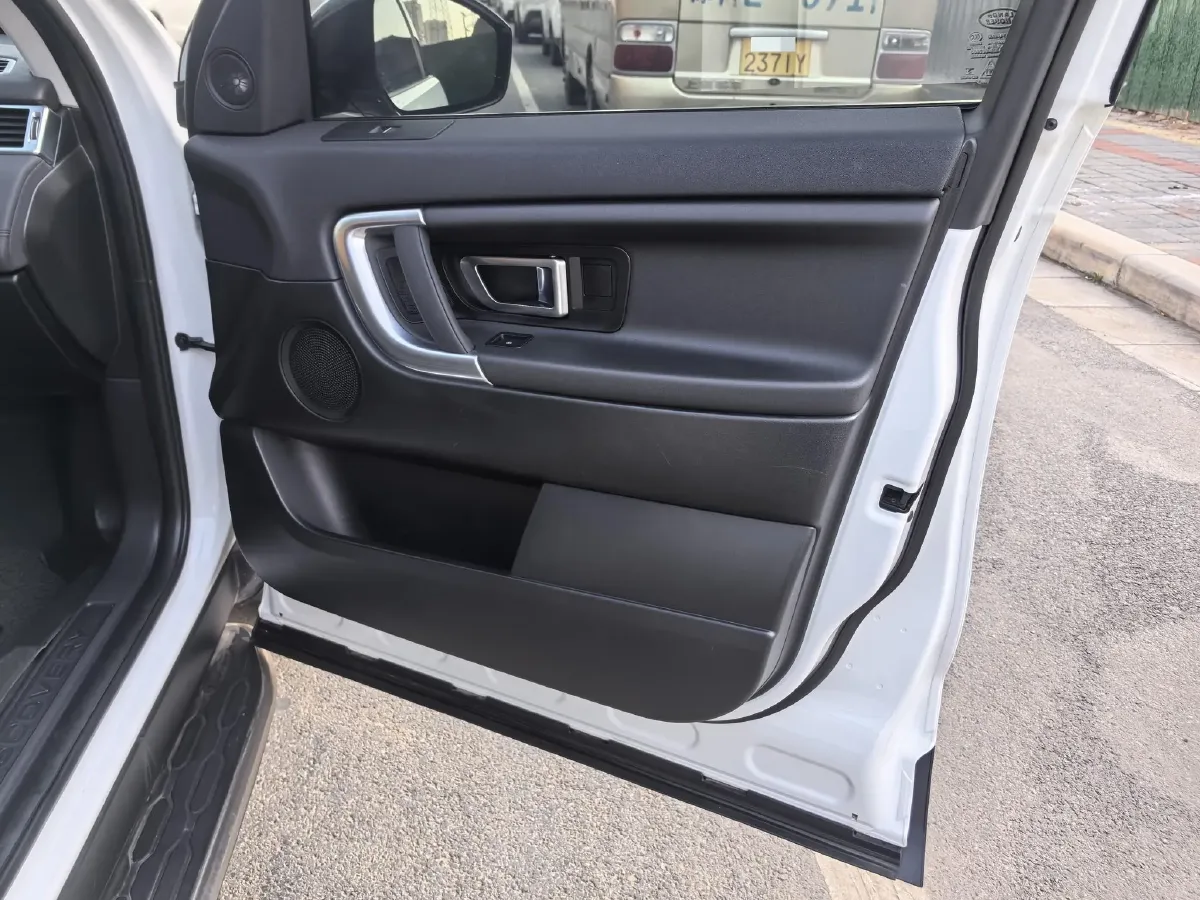 2019 Land Rover Discovery Sport 2.0T 241HP L4 9AT,autocango,china used car exporter,china ev exporter,chinese used car exporter,chinese used ev exporter