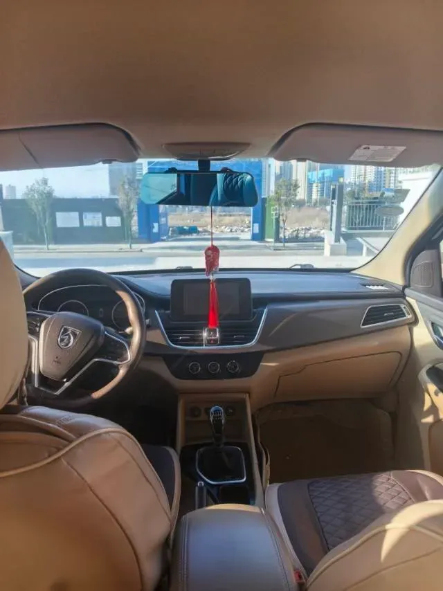 2017 SWM X7 1.5T 156HP L4 5MT,autocango,china used car exporter,china ev exporter,chinese used car exporter,chinese used ev exporter