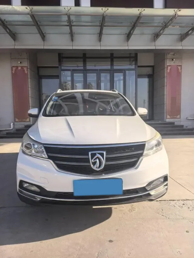 2017 SWM X7 1.5T 156HP L4 5MT,autocango,china used car exporter,china ev exporter,chinese used car exporter,chinese used ev exporter