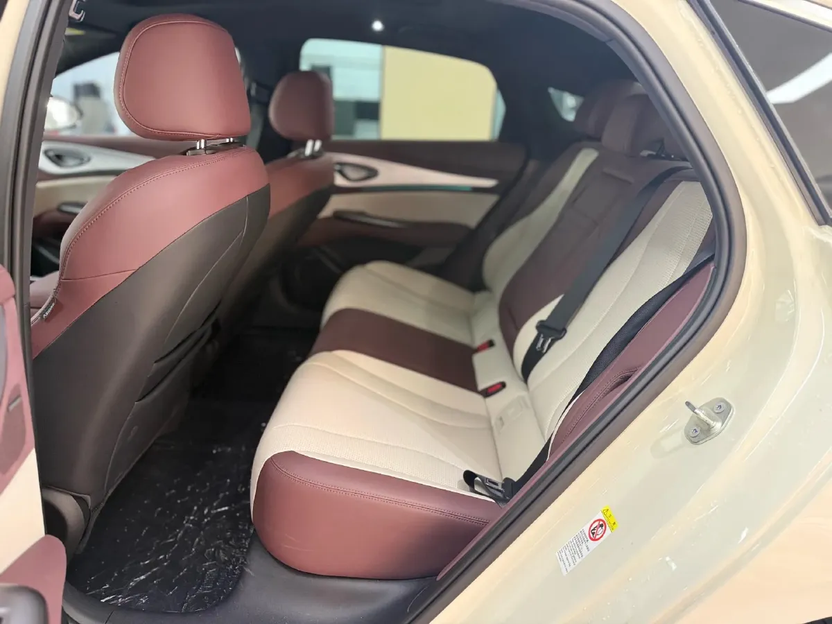 2025 BYD Seal07 DM-i 1.5L 101HP L4 E-CVT PHEV 17.6KWH,autocango,china used car exporter,china ev exporter,chinese used car exporter,chinese used ev exporter