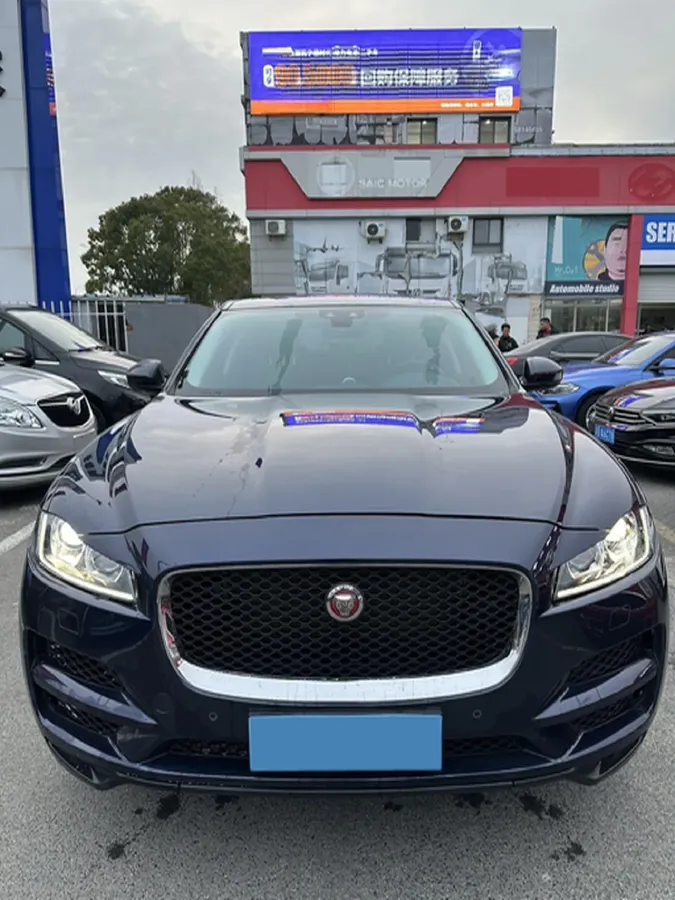 2020 Jaguar F-PACE 2.0T 250HP L4 8AT,autocango,china used car exporter,china ev exporter,chinese used car exporter,chinese used ev exporter