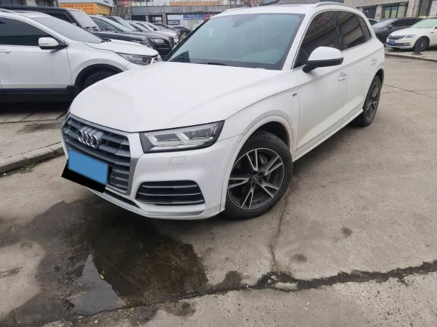 2020 Audi Q5L 2.0T 190HP L4 7DCT,autocango,china used car exporter,china ev exporter,chinese used car exporter,chinese used ev exporter