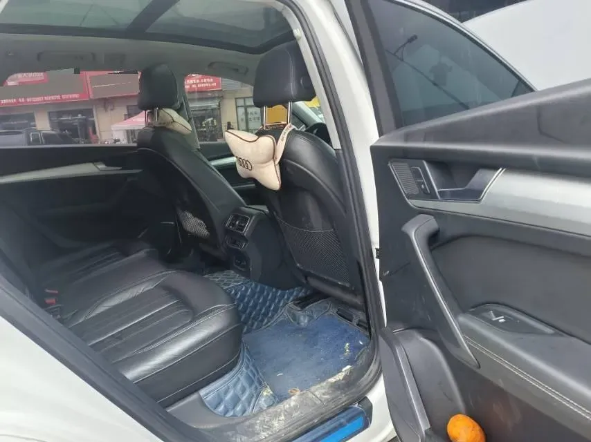 2020 Audi Q5L 2.0T 190HP L4 7DCT,autocango,china used car exporter,china ev exporter,chinese used car exporter,chinese used ev exporter