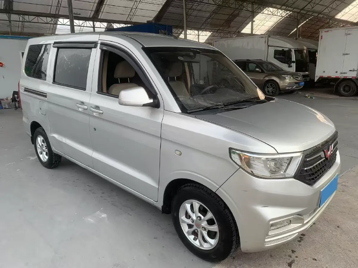 2019 WuLing HongGuang V 1.5L 99HP L4 6MT,autocango,china used car exporter,china ev exporter,chinese used car exporter,chinese used ev exporter