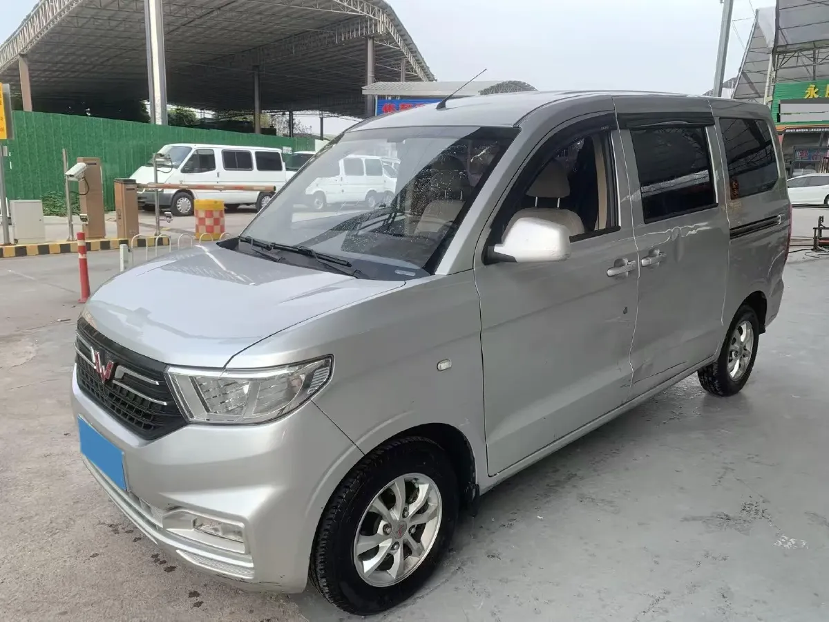 2019 WuLing HongGuang V 1.5L 99HP L4 6MT,autocango,china used car exporter,china ev exporter,chinese used car exporter,chinese used ev exporter