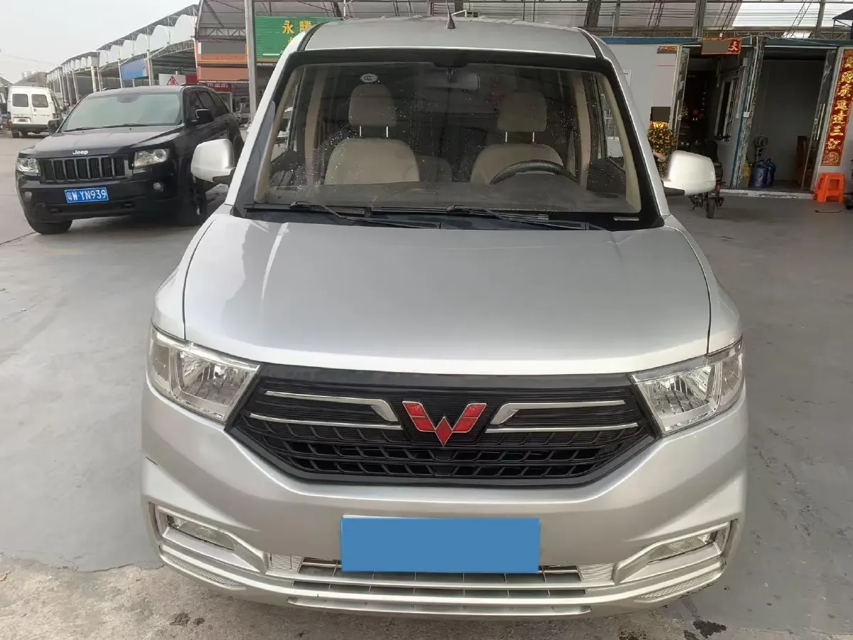 2019 WuLing HongGuang V 1.5L 99HP L4 6MT,autocango,china used car exporter,china ev exporter,chinese used car exporter,chinese used ev exporter