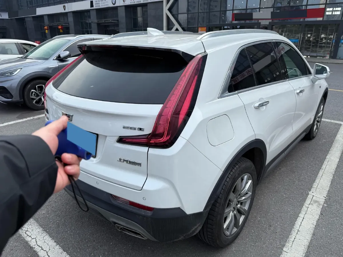 2020 Cadillac XT4 2.0T 241HP L4 9AT,autocango,china used car exporter,china ev exporter,chinese used car exporter,chinese used ev exporter
