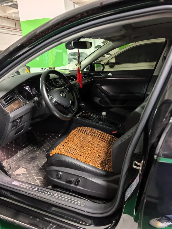 2019 Volkswagen Magotan 2.0T 186HP L4 7DCT,autocango,china used car exporter,china ev exporter,chinese used car exporter,chinese used ev exporter