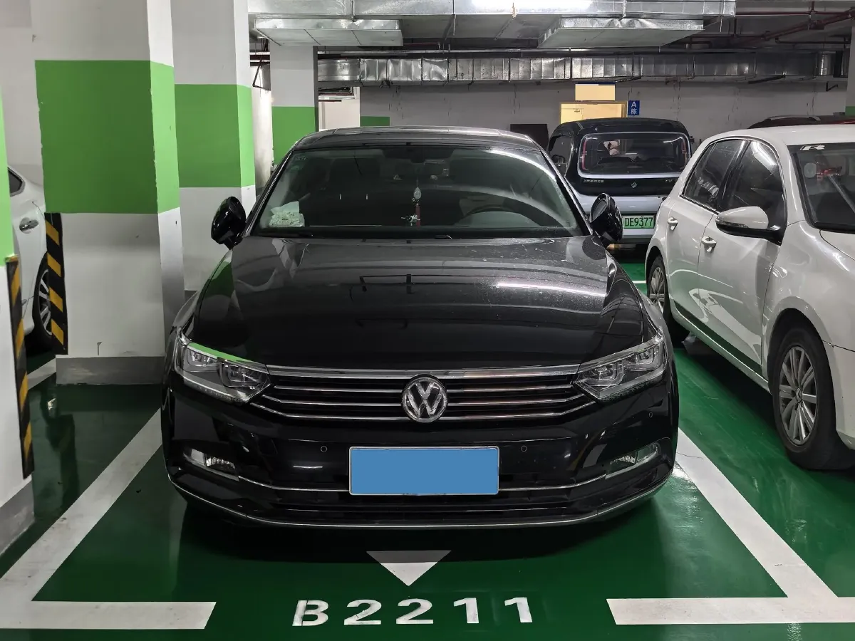 2019 Volkswagen Magotan 2.0T 186HP L4 7DCT,autocango,china used car exporter,china ev exporter,chinese used car exporter,chinese used ev exporter