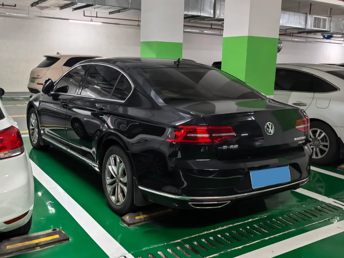 2019 Volkswagen Magotan 2.0T 186HP L4 7DCT,autocango,china used car exporter,china ev exporter,chinese used car exporter,chinese used ev exporter