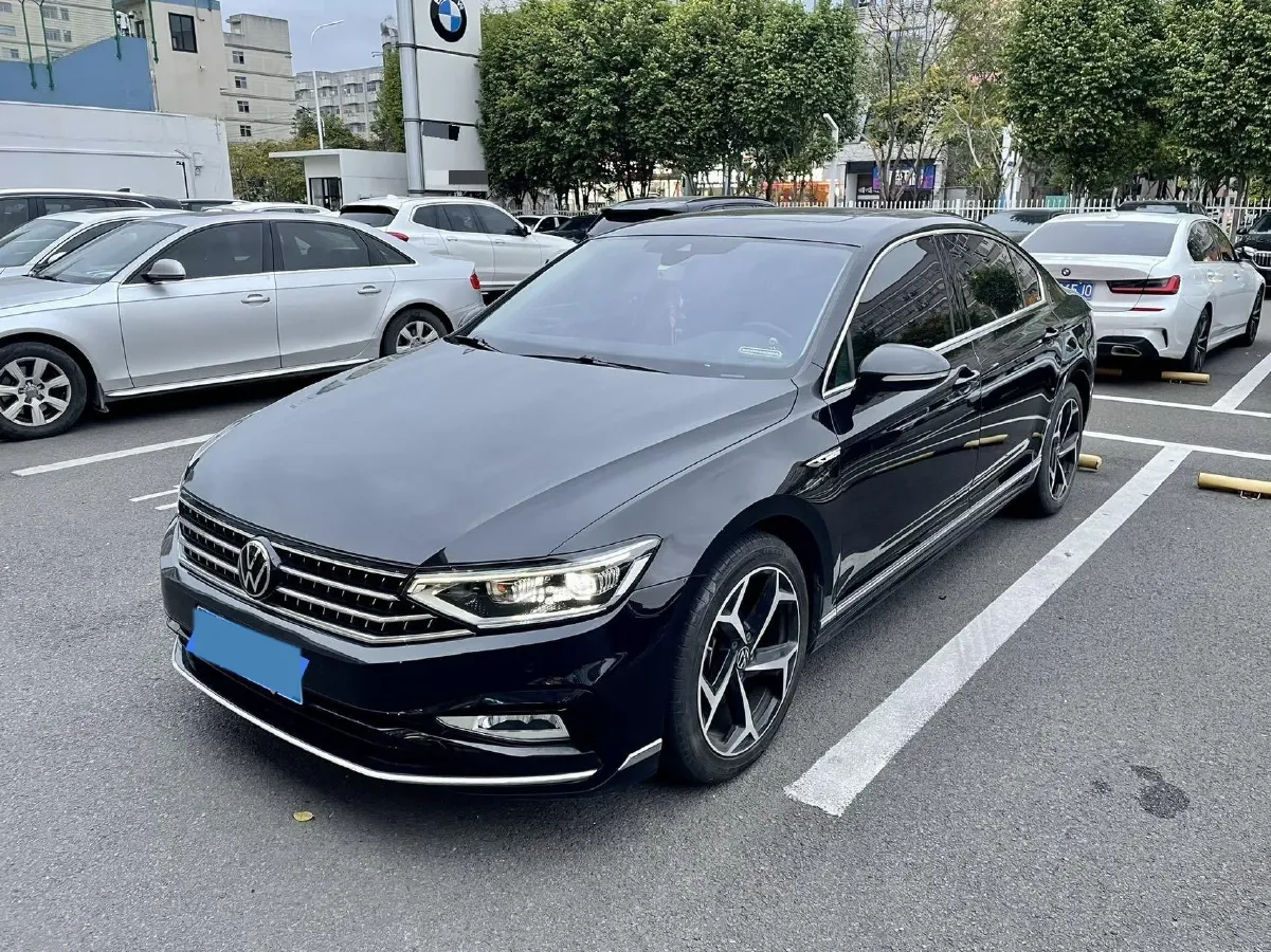 2023 Volkswagen Magotan 2.0T 186HP L4 7DCT,autocango,china used car exporter,china ev exporter,chinese used car exporter,chinese used ev exporter
