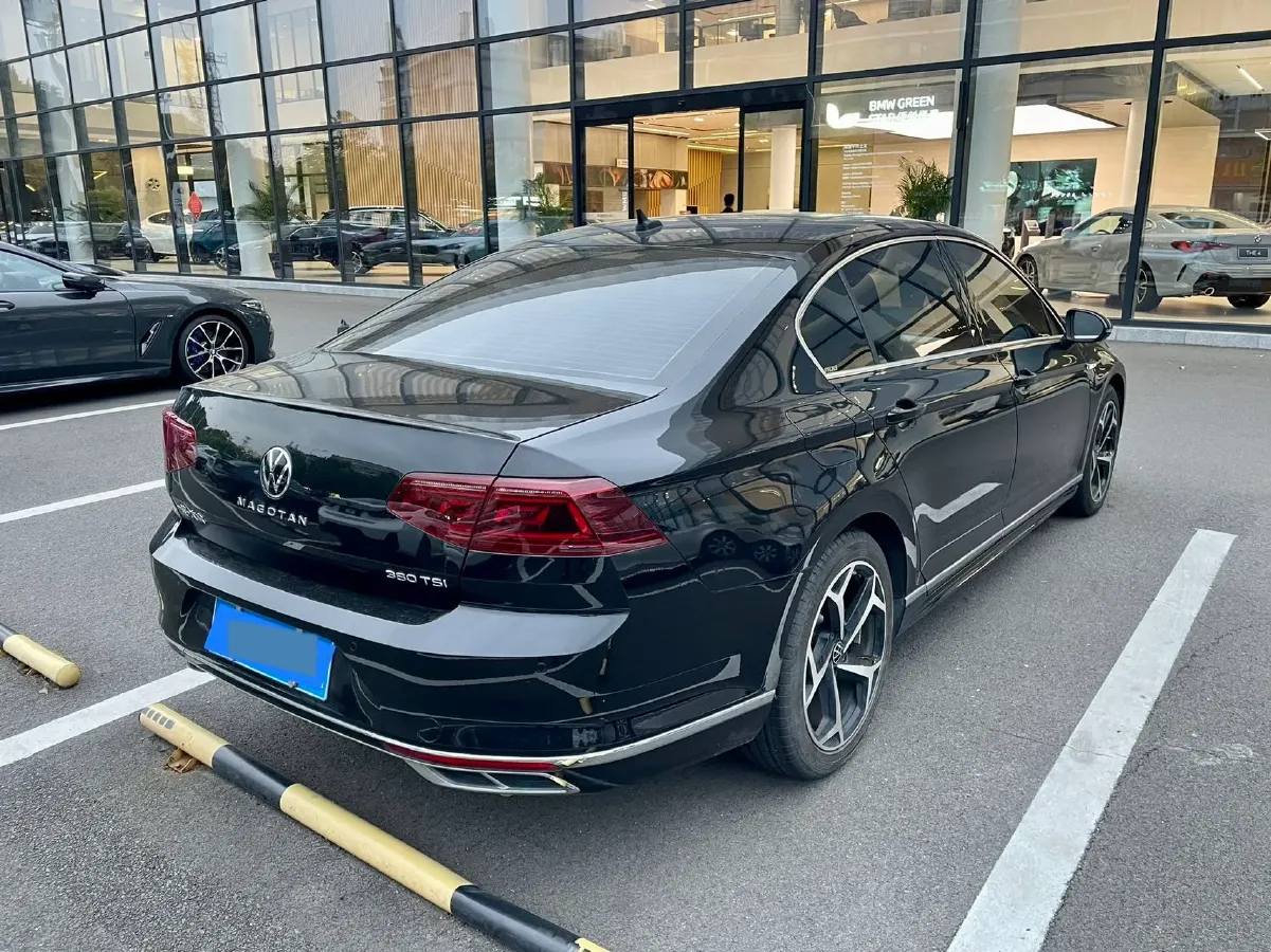 2023 Volkswagen Magotan 2.0T 186HP L4 7DCT,autocango,china used car exporter,china ev exporter,chinese used car exporter,chinese used ev exporter