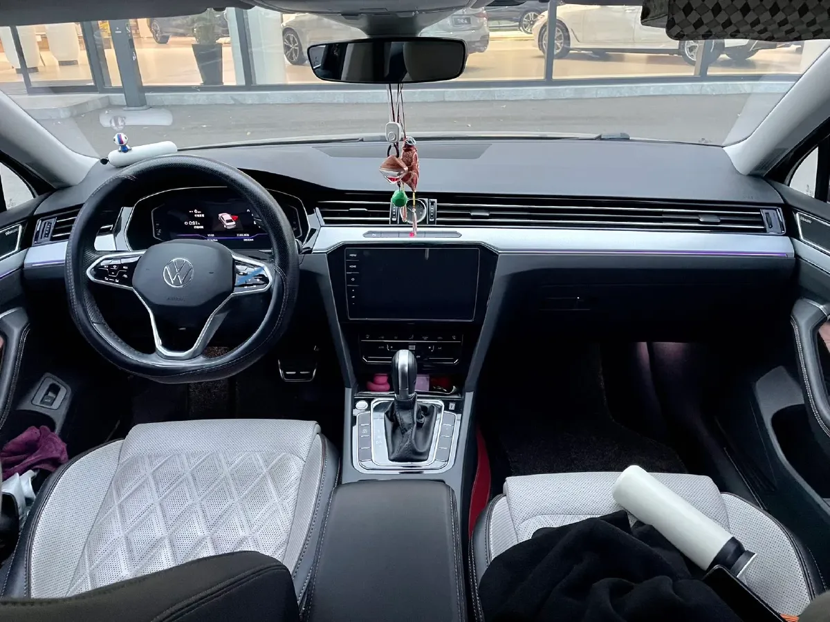 2023 Volkswagen Magotan 2.0T 186HP L4 7DCT,autocango,china used car exporter,china ev exporter,chinese used car exporter,chinese used ev exporter