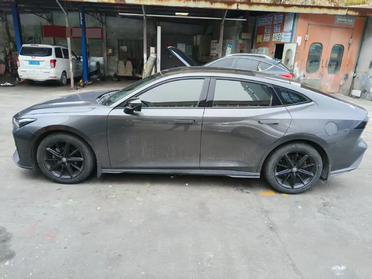 2022 ChangAn UNI-V 1.5T 188HP L4 7DCT,autocango,china used car exporter,china ev exporter,chinese used car exporter,chinese used ev exporter