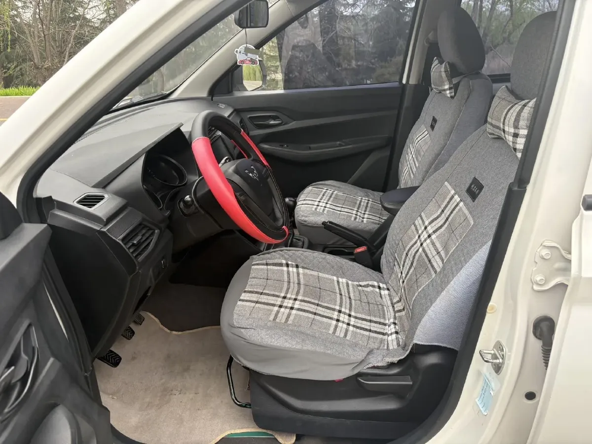 2019 WuLing HongGuang 1.5L 105HP L4 5MT,autocango,china used car exporter,china ev exporter,chinese used car exporter,chinese used ev exporter