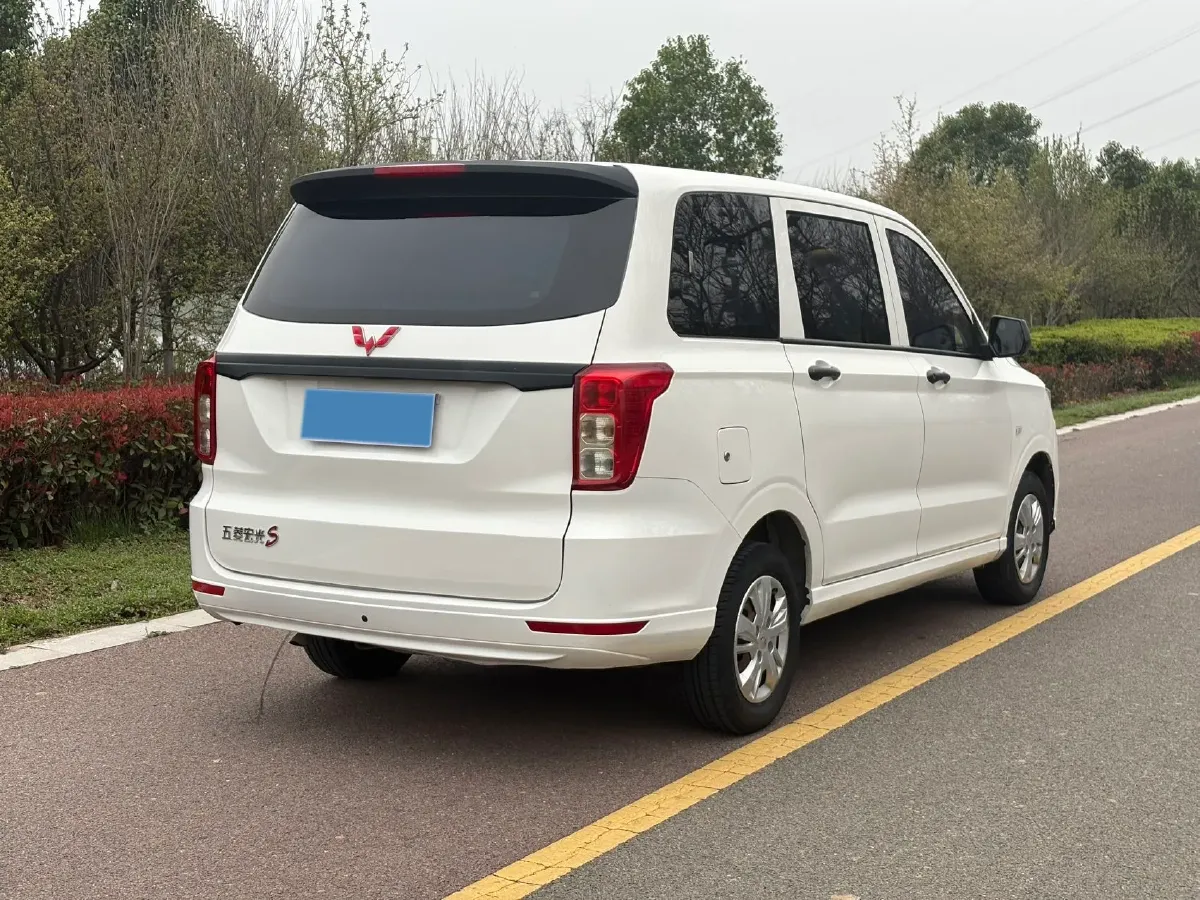 2019 WuLing HongGuang 1.5L 105HP L4 5MT,autocango,china used car exporter,china ev exporter,chinese used car exporter,chinese used ev exporter