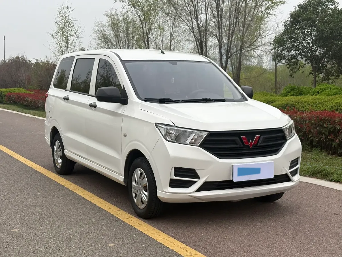 2019 WuLing HongGuang 1.5L 105HP L4 5MT,autocango,china used car exporter,china ev exporter,chinese used car exporter,chinese used ev exporter