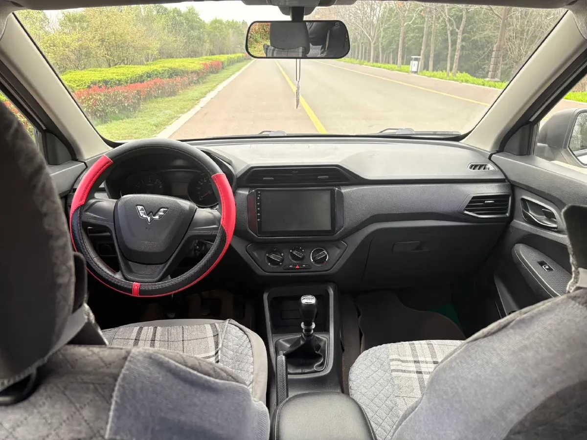 2019 WuLing HongGuang 1.5L 105HP L4 5MT,autocango,china used car exporter,china ev exporter,chinese used car exporter,chinese used ev exporter