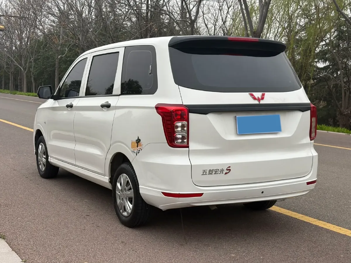 2019 WuLing HongGuang 1.5L 105HP L4 5MT,autocango,china used car exporter,china ev exporter,chinese used car exporter,chinese used ev exporter