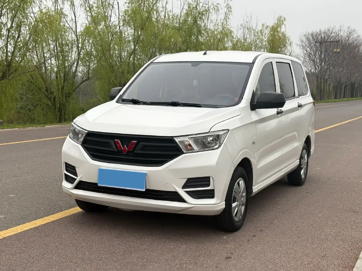 2019 WuLing HongGuang 1.5L 105HP L4 5MT,autocango,china used car exporter,china ev exporter,chinese used car exporter,chinese used ev exporter