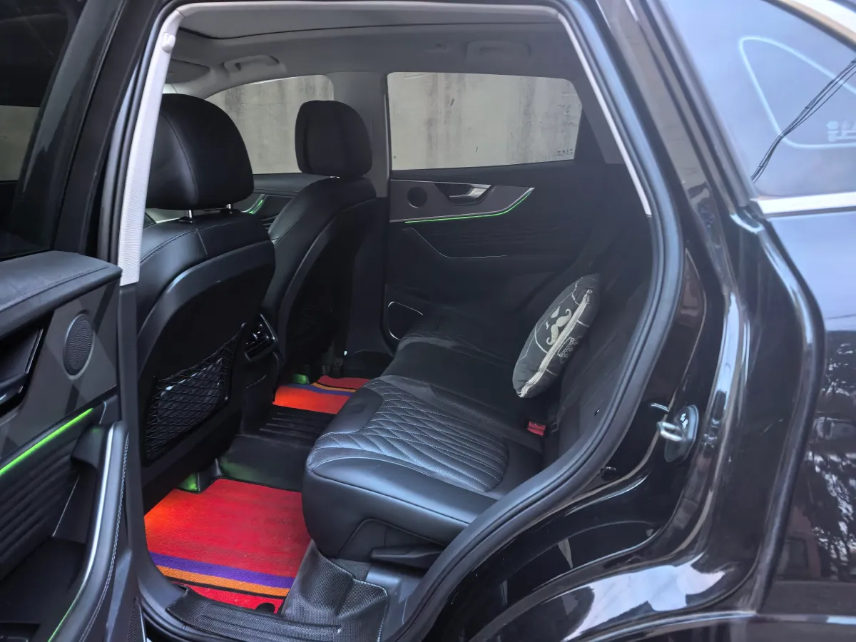 2023 HongQi HS5 2.0T 252HP L4 8AT,autocango,china used car exporter,china ev exporter,chinese used car exporter,chinese used ev exporter