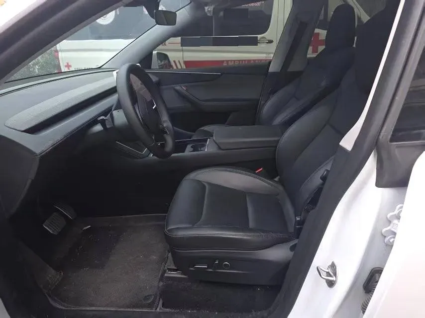 2025 Tesla Model Y BEV 62.5KWH,autocango,china used car exporter,china ev exporter,chinese used car exporter,chinese used ev exporter