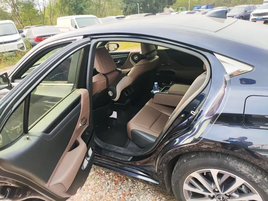 2023 Lexus ES 2.0L 173HP L4 CVT,autocango,china used car exporter,china ev exporter,chinese used car exporter,chinese used ev exporter