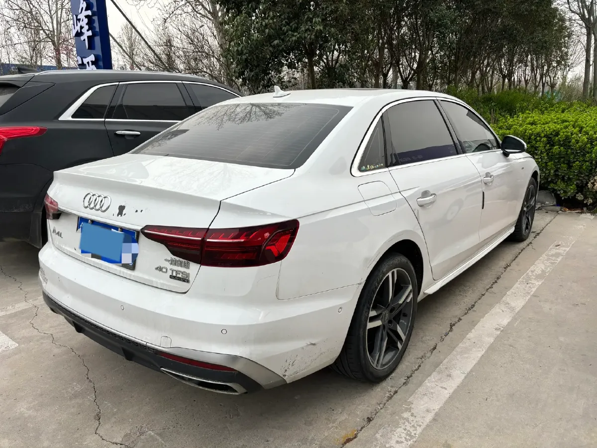 2020 Audi A4L 2.0T 190HP L4 7DCT,autocango,china used car exporter,china ev exporter,chinese used car exporter,chinese used ev exporter