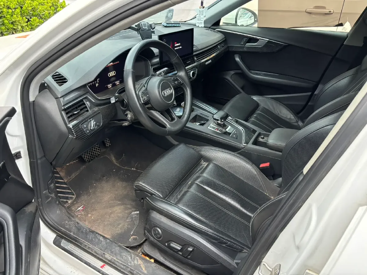 2020 Audi A4L 2.0T 190HP L4 7DCT,autocango,china used car exporter,china ev exporter,chinese used car exporter,chinese used ev exporter