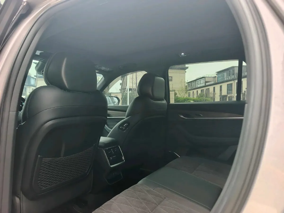 2025 Geely Monjaro 2.0T 238HP L4 8AT,autocango,china used car exporter,china ev exporter,chinese used car exporter,chinese used ev exporter