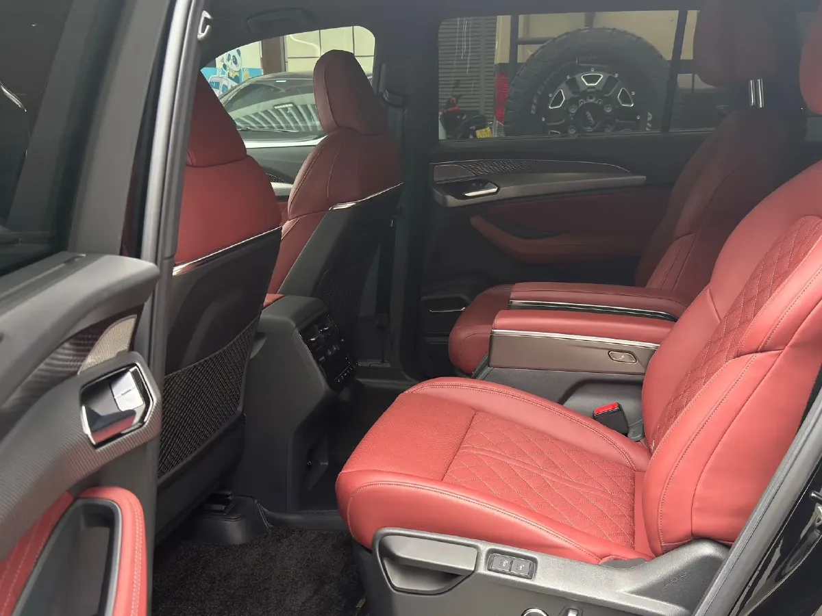 2024 Audi Q6 2.0T 265HP L4 7DCT,autocango,china used car exporter,china ev exporter,chinese used car exporter,chinese used ev exporter