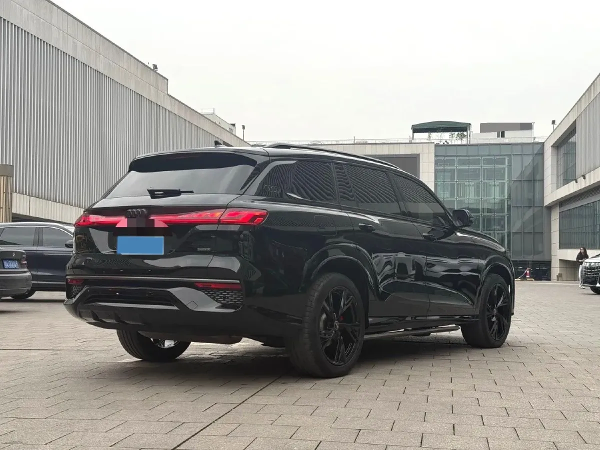 2024 Audi Q6 2.0T 265HP L4 7DCT,autocango,china used car exporter,china ev exporter,chinese used car exporter,chinese used ev exporter