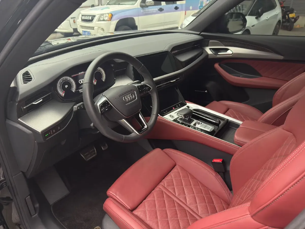 2024 Audi Q6 2.0T 265HP L4 7DCT,autocango,china used car exporter,china ev exporter,chinese used car exporter,chinese used ev exporter