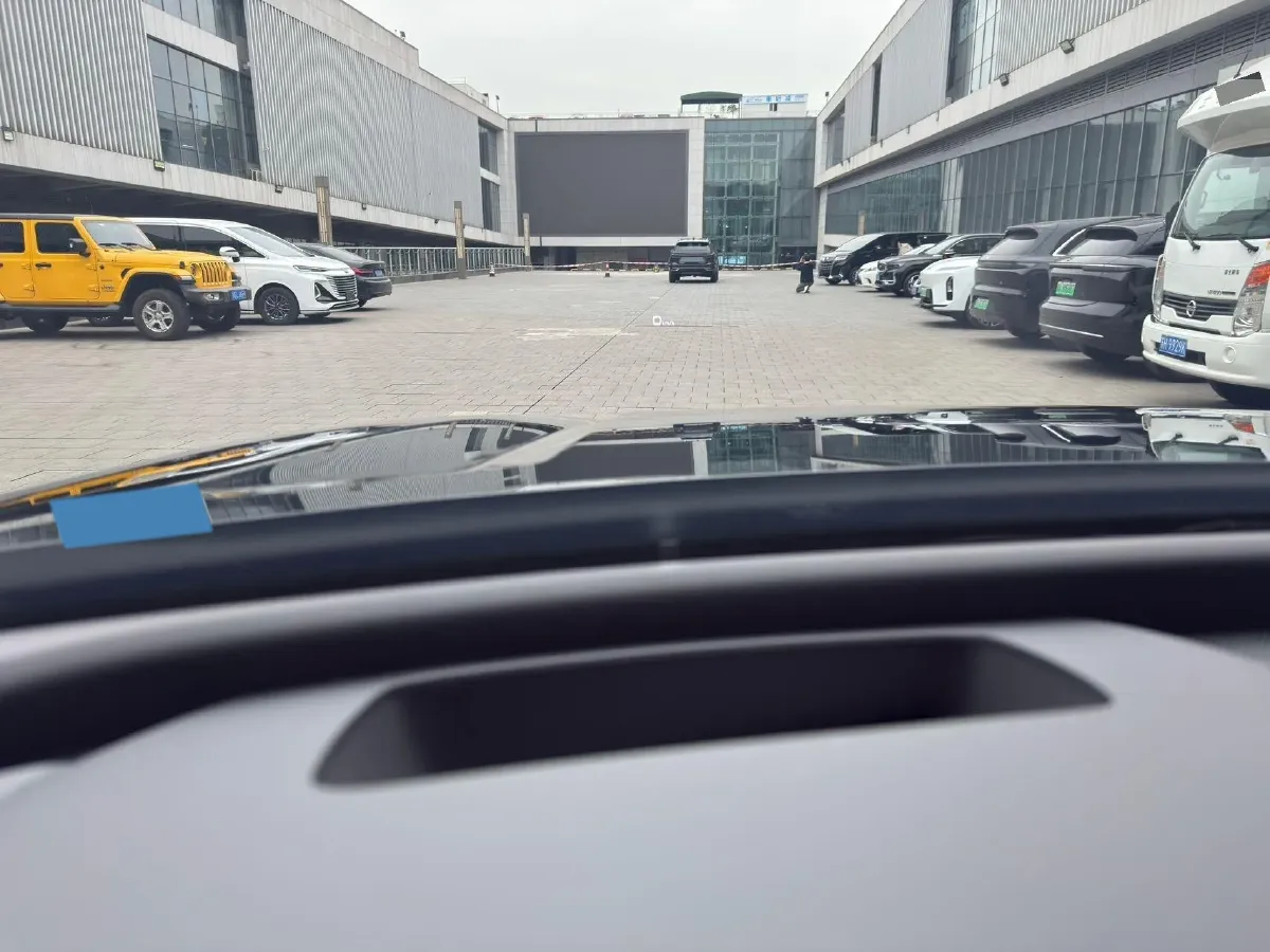 2024 Audi Q6 2.0T 265HP L4 7DCT,autocango,china used car exporter,china ev exporter,chinese used car exporter,chinese used ev exporter