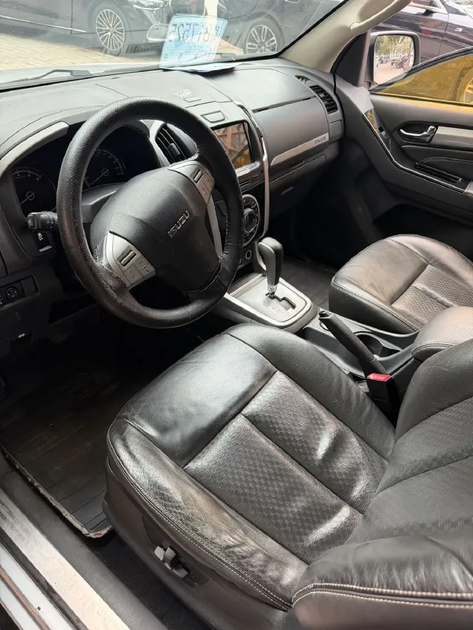 2017 Isuzu Mu-X 3.0T 177HP L4 5AT,autocango,china used car exporter,china ev exporter,chinese used car exporter,chinese used ev exporter