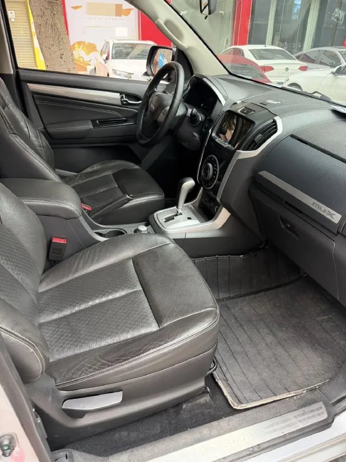 2017 Isuzu Mu-X 3.0T 177HP L4 5AT,autocango,china used car exporter,china ev exporter,chinese used car exporter,chinese used ev exporter