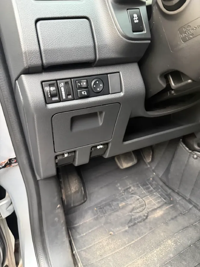 2017 Isuzu Mu-X 3.0T 177HP L4 5AT,autocango,china used car exporter,china ev exporter,chinese used car exporter,chinese used ev exporter