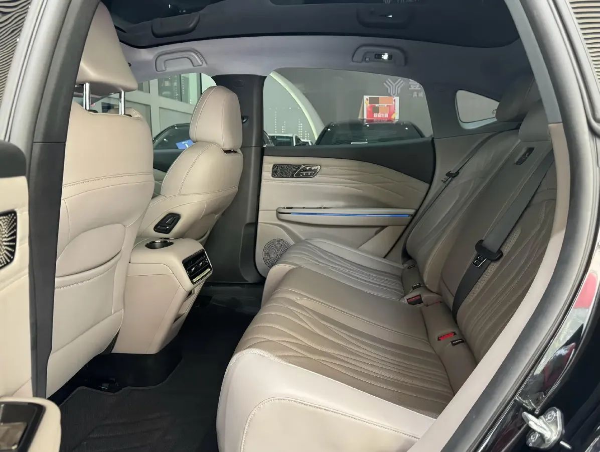 2025 Geely Galaxy Starshine 8 1.5L 112HP L4 1DHT PHEV,autocango,china used car exporter,china ev exporter,chinese used car exporter,chinese used ev exporter