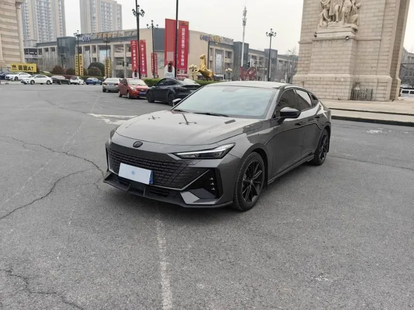 2022 ChangAn UNI-V 1.5T 188HP L4 7DCT,autocango,china used car exporter,china ev exporter,chinese used car exporter,chinese used ev exporter