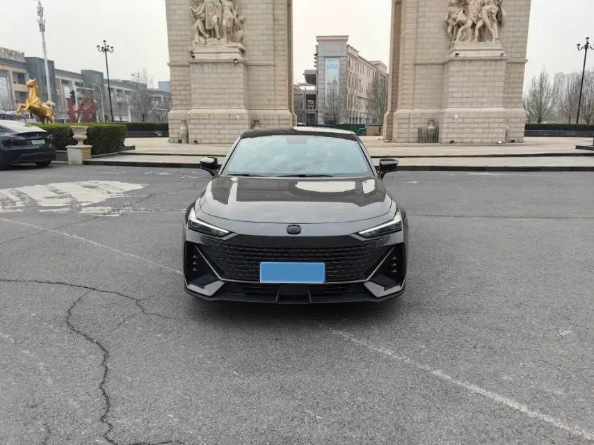 2022 ChangAn UNI-V 1.5T 188HP L4 7DCT,autocango,china used car exporter,china ev exporter,chinese used car exporter,chinese used ev exporter