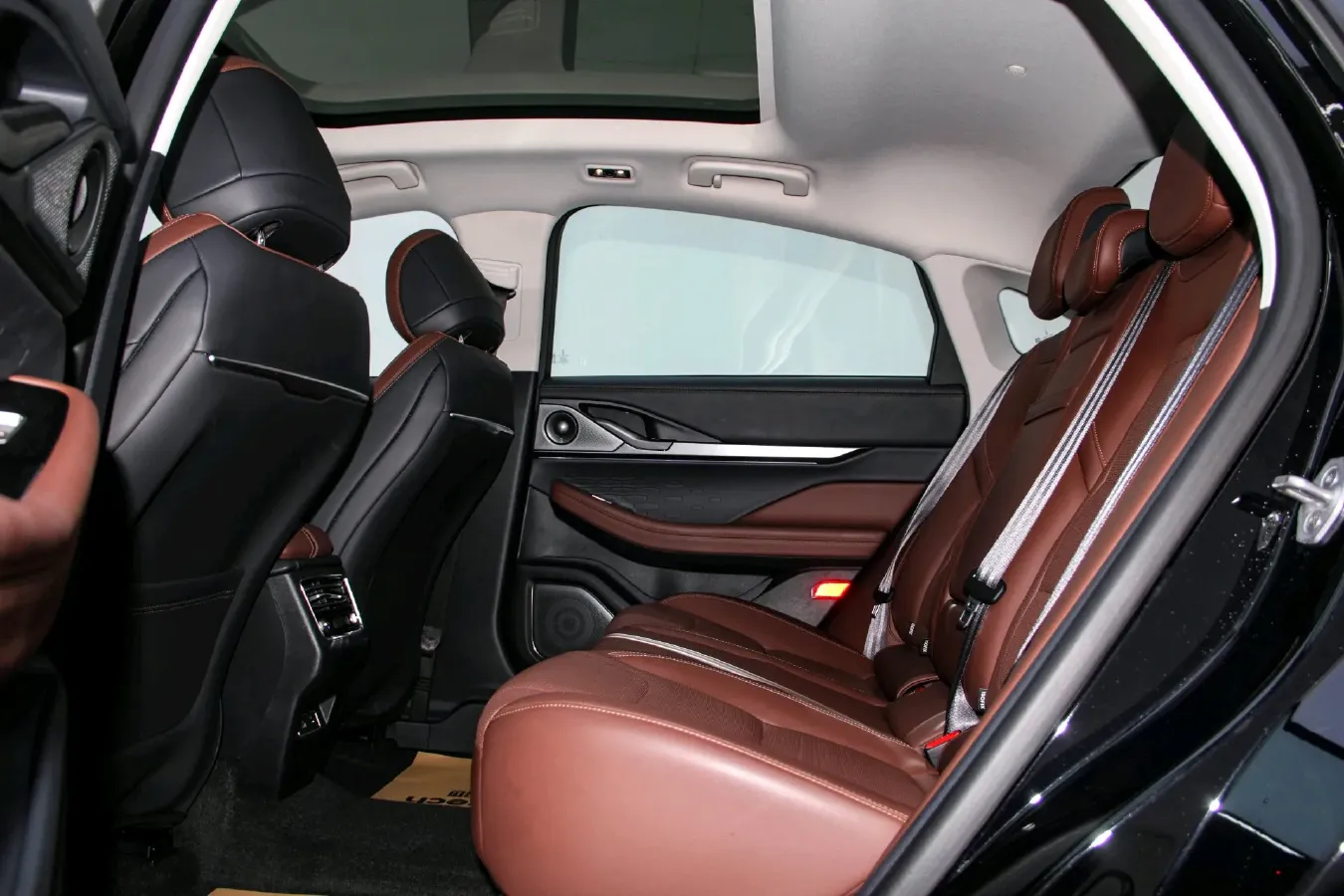 2024 Lincoln Z 2.0T 294HP L4 E-CVT Hybrid,autocango,china used car exporter,china ev exporter,chinese used car exporter,chinese used ev exporter