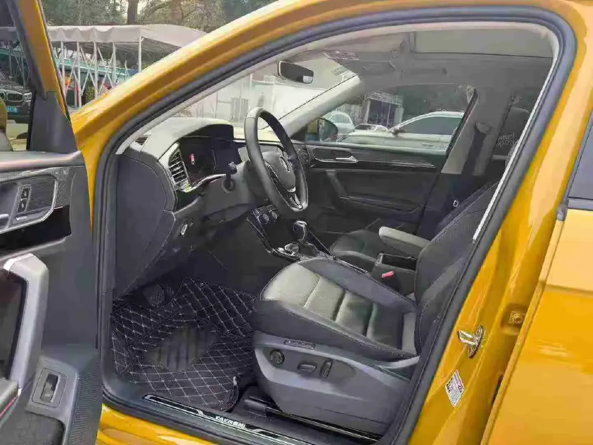 2019 Jeep Cherokee 2.0T 265HP L4 9AT,autocango,china used car exporter,china ev exporter,chinese used car exporter,chinese used ev exporter