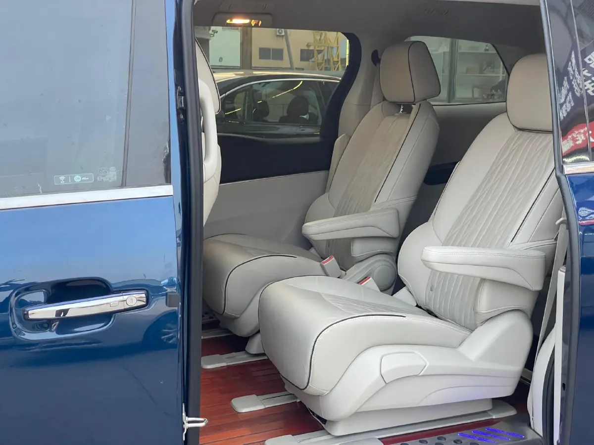 2022 Buick GL8 2.0T 237HP L4 9AT,autocango,china used car exporter,china ev exporter,chinese used car exporter,chinese used ev exporter