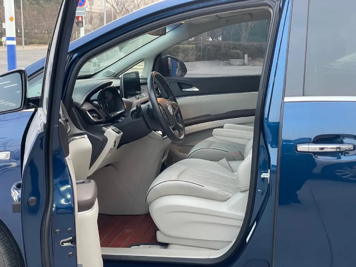 2022 Buick GL8 2.0T 237HP L4 9AT,autocango,china used car exporter,china ev exporter,chinese used car exporter,chinese used ev exporter